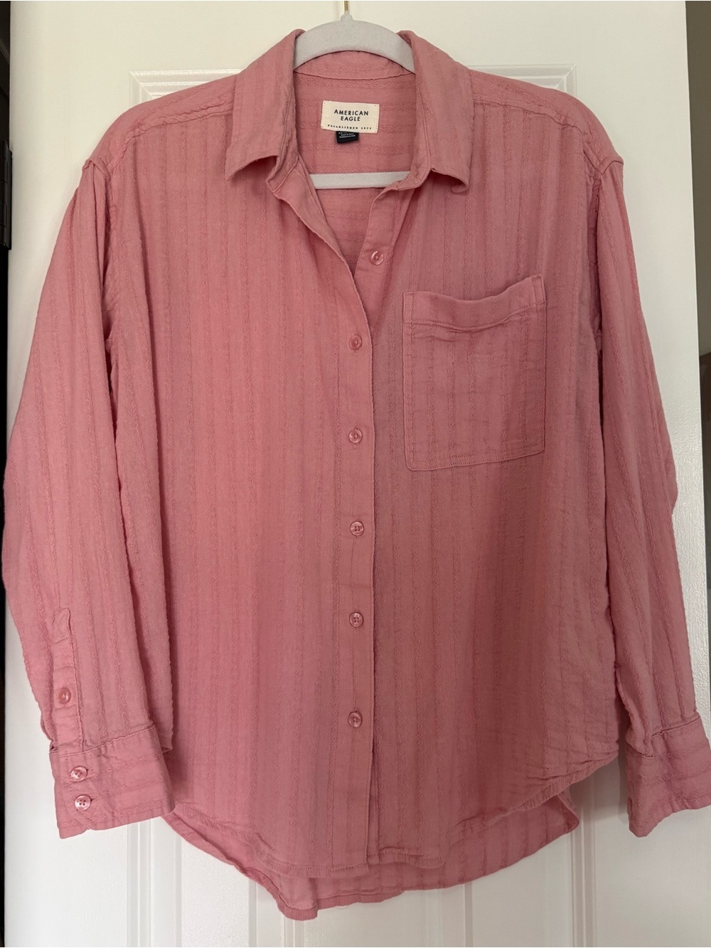 American Eagle Outfitters Women’s Casual Button-Down Shirt in Dusty Pink